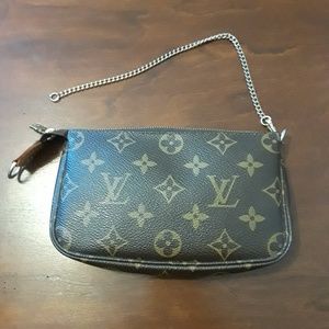 ***SOLD***Authentic Louis Vuitton pouch